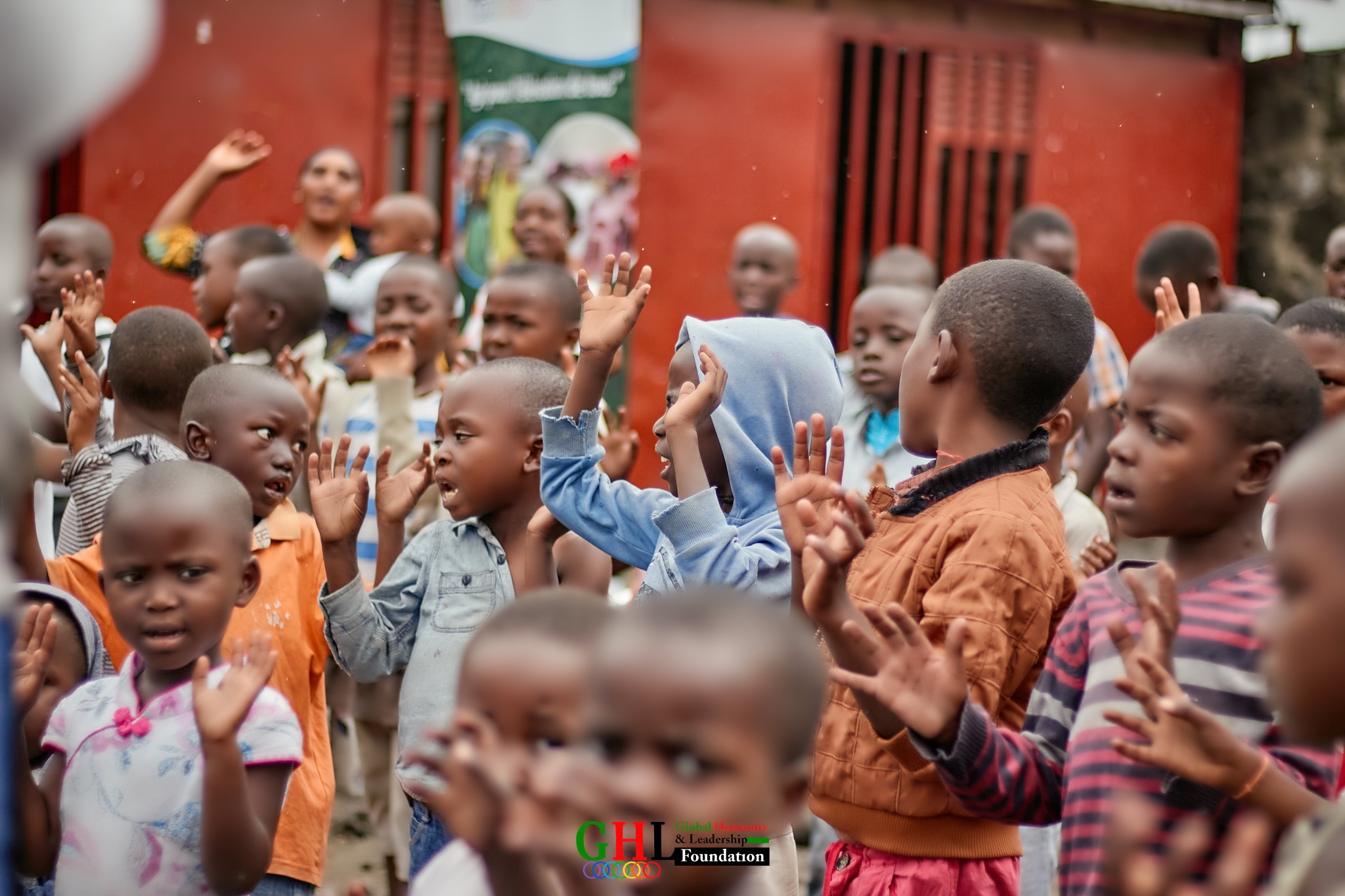 commémoration de Mandela Day avec les enfants de l’orphelinat Mama Africa Joy Goma.